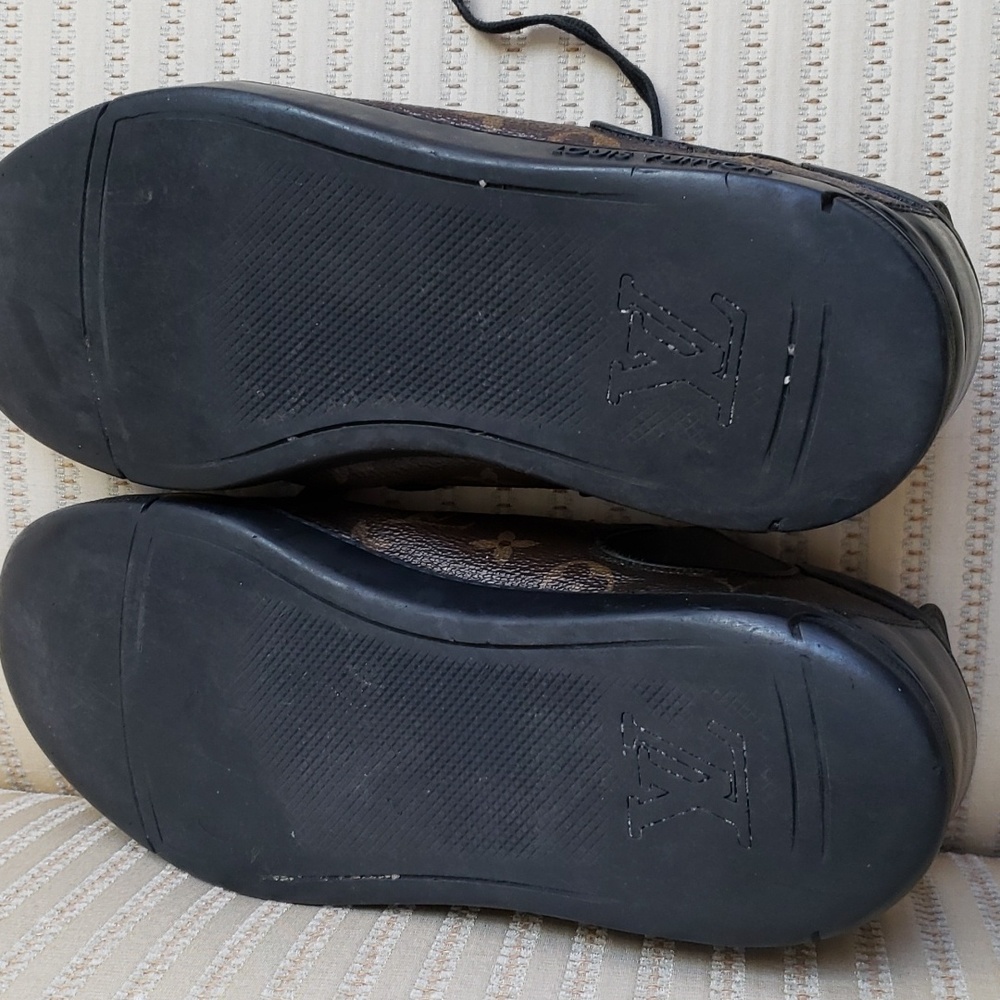 LOUIS VUITTON LV MONOGRAM LOW TOP SNEAKERS SHOES - Picture 7 of 9